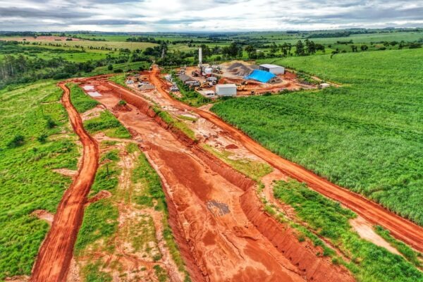 Parceria do Paraná com Itaipu viabilizará melhorias na Estrada Boiadeira