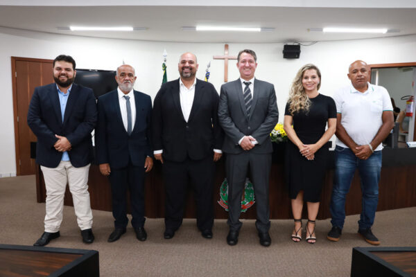 Nova diretoria da Câmara de Umuarama tomou posse para o biênio 2023/2024