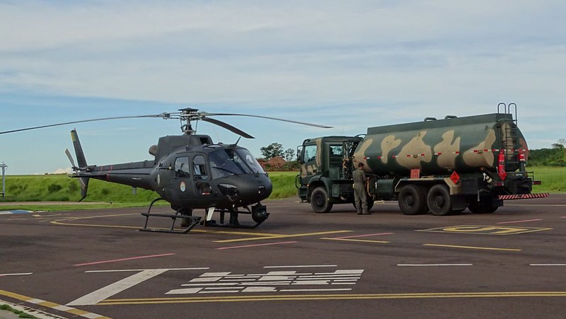 Aeroporto de Umuarama serve de base de apoio para operações militares na fronteira