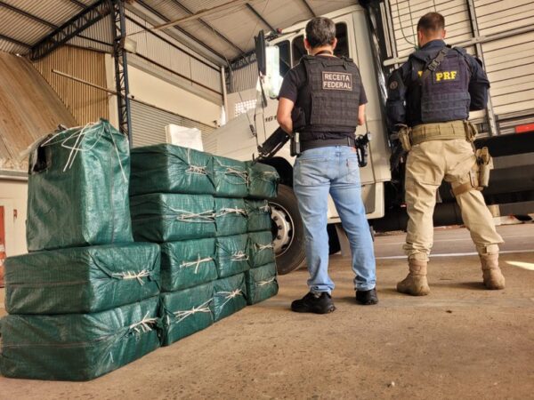 Fiscais  apreenderam 580 quilos de cocaína em Doutor Camargo