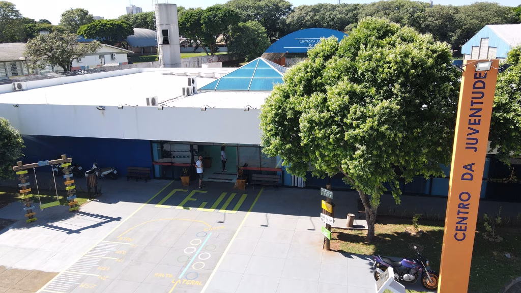 Paraná em Ação oferece serviços gratuitos em Umuarama